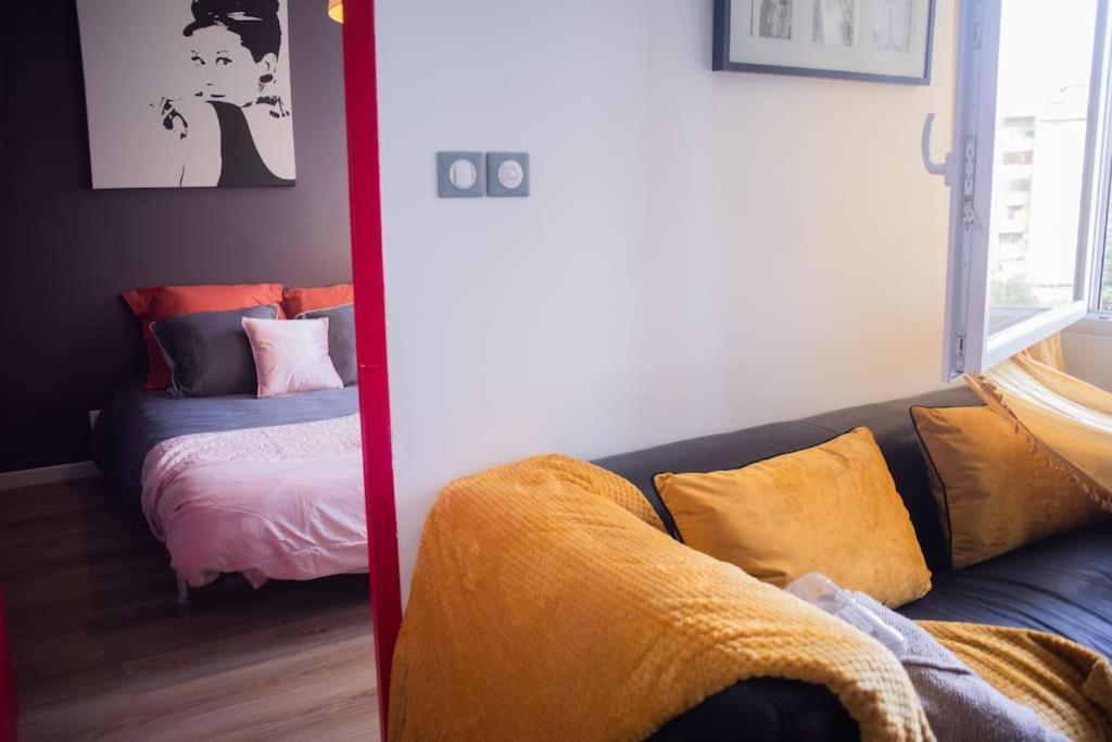 T2 Cosy & Moderne Avec Parking Prive Gratuit A Вийёрбан Экстерьер фото